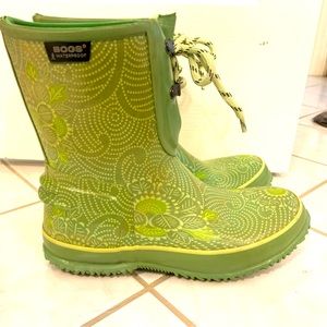 Bogs green waterproof lace up boots 💦 Size 7